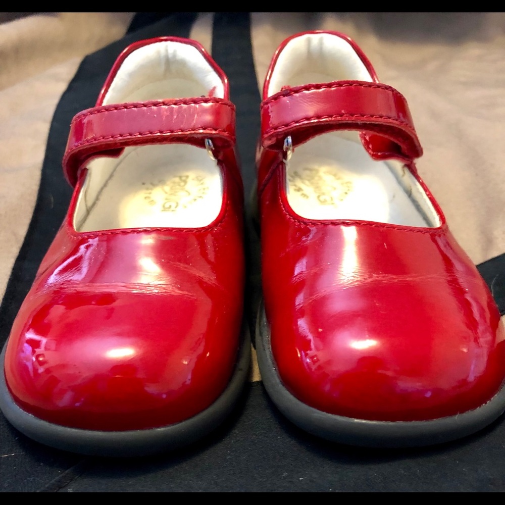 Primigi toddler red Mary Janes sz 23 / 6.5 US